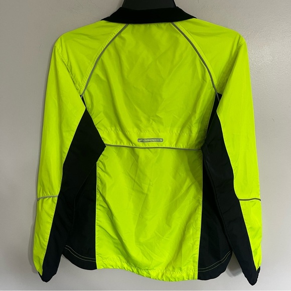 Women’s Brooks Lightweight Running Jacket Windbreaker Yellow Black Size Small - Picture 16 of 16